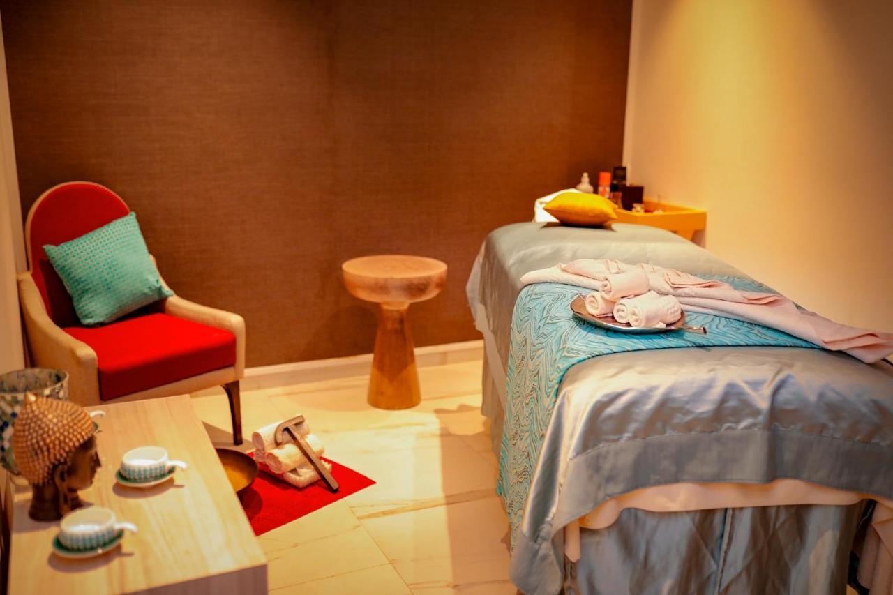 Welcomhotel By Itc Hotels, Racecourse, Коимбатур Экстерьер фото A massage bed