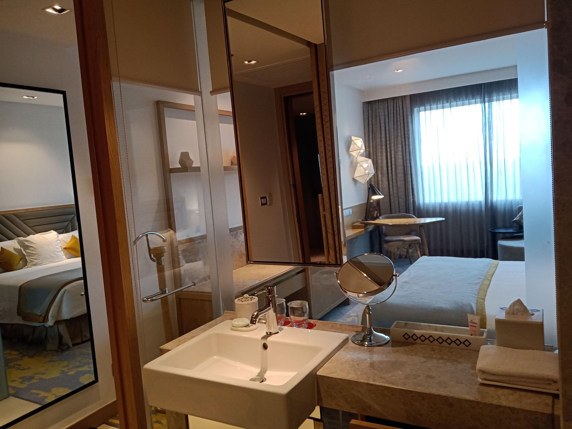 Welcomhotel By Itc Hotels, Racecourse, Коимбатур Экстерьер фото A bathroom at the hotel