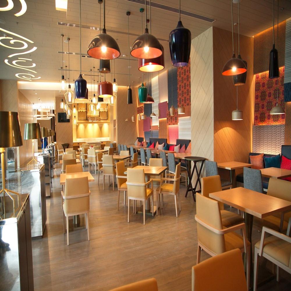 Welcomhotel By Itc Hotels, Racecourse, Коимбатур Экстерьер фото The interior of a typical Starbucks