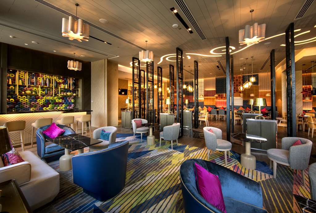 Welcomhotel By Itc Hotels, Racecourse, Коимбатур Ресторан фото The lounge at the airport