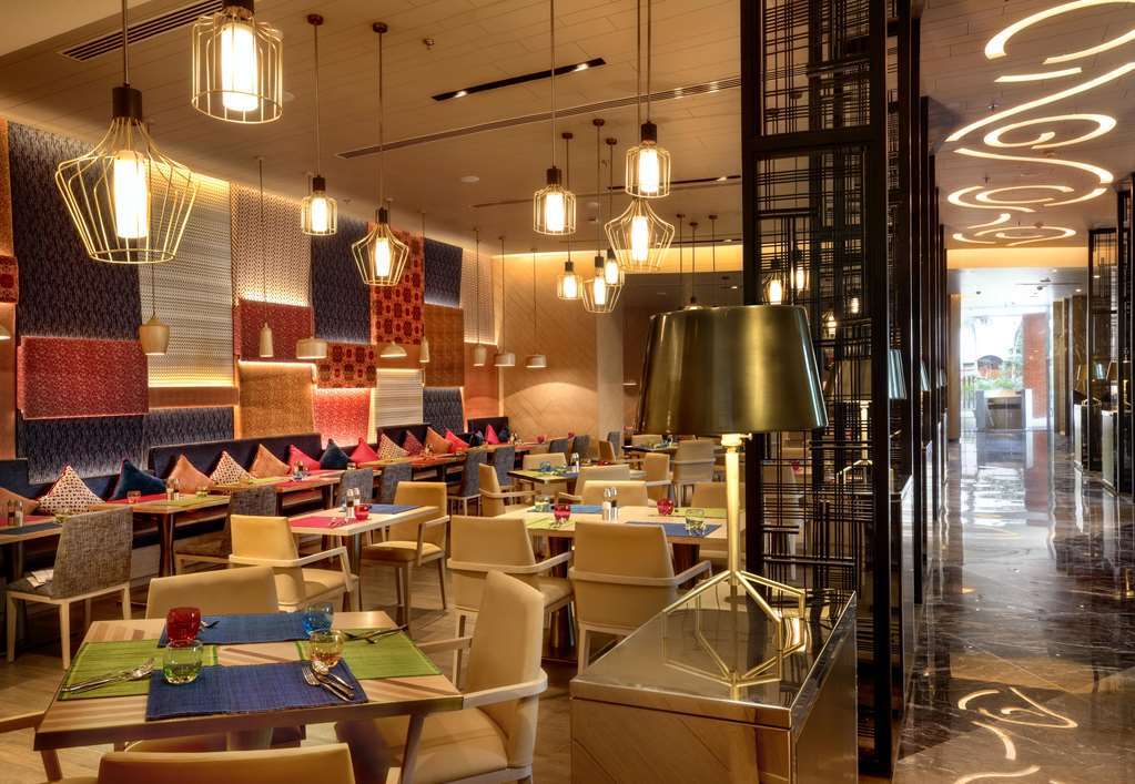 Welcomhotel By Itc Hotels, Racecourse, Коимбатур Ресторан фото The restaurant
